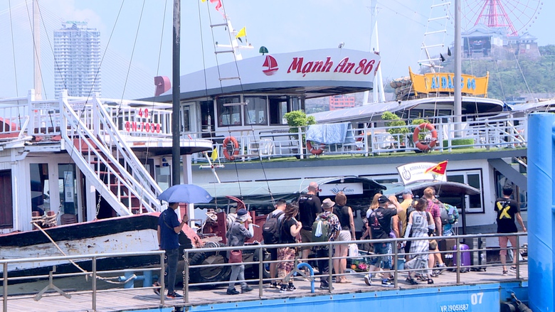 Quảng Ninh 7 ng&agrave;y đ&ecirc;m thần tốc dọn đường th&ocirc;ng, h&egrave; tho&aacute;ng- Ảnh 6.