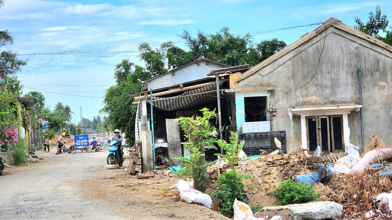 Dự &aacute;n đường ven biển ngh&igrave;n tỷ ở Quảng Ng&atilde;i ngổn ngang v&igrave; vướng mặt bằng- Ảnh 3.