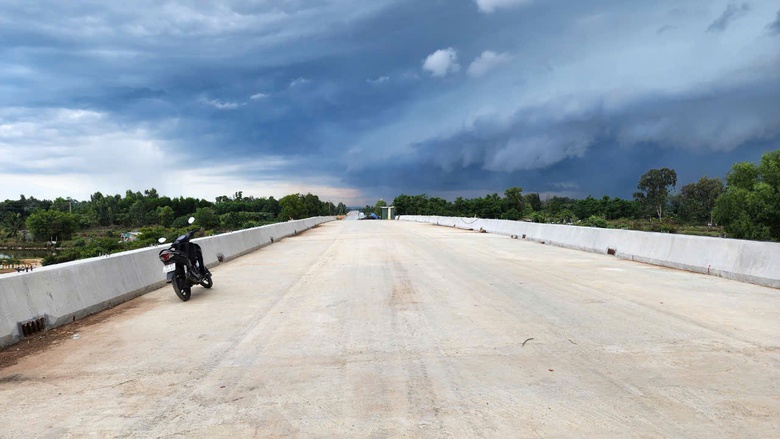 Dự &aacute;n đường ven biển ngh&igrave;n tỷ ở Quảng Ng&atilde;i ngổn ngang v&igrave; vướng mặt bằng- Ảnh 11.