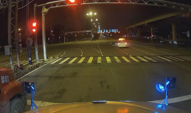 Hiện trường vụ tai nạn từ tr&iacute;ch xuất camera.