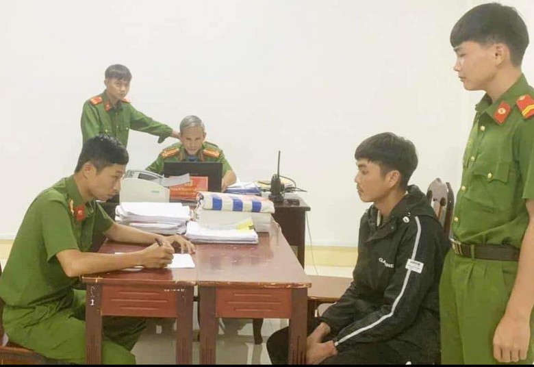 Khởi tố phụ huynh l&ugrave;i xe t&ocirc;ng tử vong học sinh lớp 2 trong s&acirc;n trường- Ảnh 1.