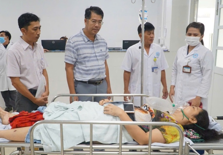 Điều tra nguy&ecirc;n nh&acirc;n vụ xe kh&aacute;ch h&uacute;c nhau tr&ecirc;n cao tốc Vĩnh Hảo - Phan Thiết- Ảnh 2.