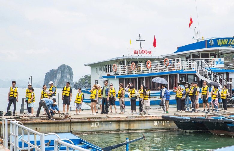 Quảng Ninh cách nào "thần tốc" phục hồi du lịch sau bão Yagi?- Ảnh 5. Quảng Ninh cách nào "thần tốc" phục hồi du lịch sau bão Yagi?- Ảnh 5.