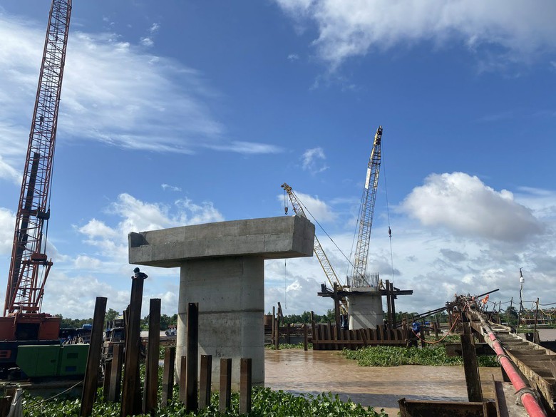 Th&aacute;ng 10 lao lắp dầm cầu T&acirc;n Phong kết nối đường ven s&ocirc;ng Tiền- Ảnh 1.