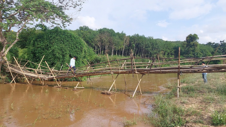 Kon Tum: Cả trăm cầu tạm, cầu d&acirc;n sinh xuống cấp, mất an to&agrave;n m&ugrave;a mưa lũ- Ảnh 1.