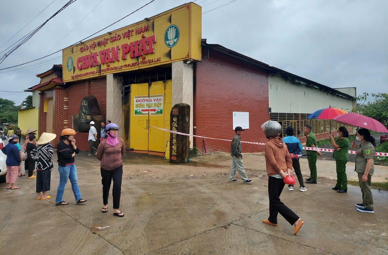 Cháy chùa Vạn Phật ở Gia Lai: Phật tử lo lắng tro cốt gửi chùa bị xáo trộn- Ảnh 2. Cháy chùa Vạn Phật ở Gia Lai: Phật tử lo lắng tro cốt gửi chùa bị xáo trộn- Ảnh 2.