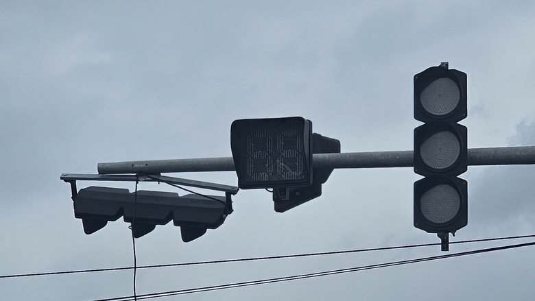 Hải Ph&ograve;ng xử l&yacute; hơn 1.000 sự cố về biển b&aacute;o, thiết bị ATGT hư hỏng do b&atilde;o- Ảnh 1.