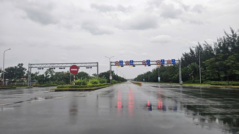 Hải Ph&ograve;ng xử l&yacute; hơn 1.000 sự cố về biển b&aacute;o, thiết bị ATGT hư hỏng do b&atilde;o- Ảnh 3.