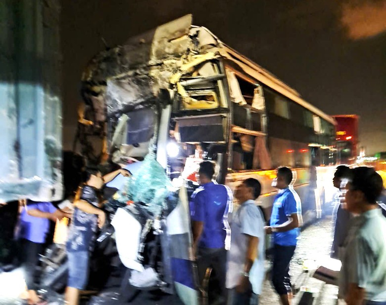 B&aacute;o động tai nạn ban đ&ecirc;m tr&ecirc;n cao tốc Vĩnh Hảo - Phan Thiết- Ảnh 1.