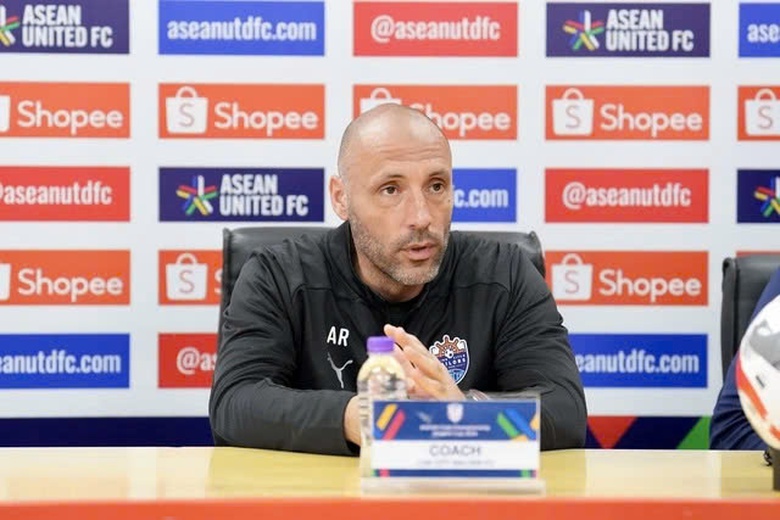 HLV đội b&oacute;ng Singapore chỉ ra "vũ kh&iacute;" đặc biệt để đ&aacute;nh bại nh&agrave; cựu v&ocirc; địch V-League- Ảnh 1.