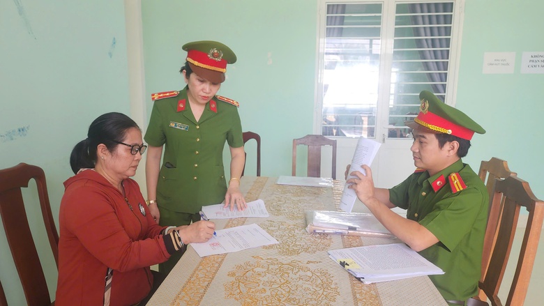 Khởi tố, bắt giam nữ chủ hụi lừa đảo chiếm đoạt gần 5 tỷ đồng- Ảnh 1. Khởi tố, bắt giam nữ chủ hụi lừa đảo chiếm đoạt gần 5 tỷ đồng- Ảnh 1.