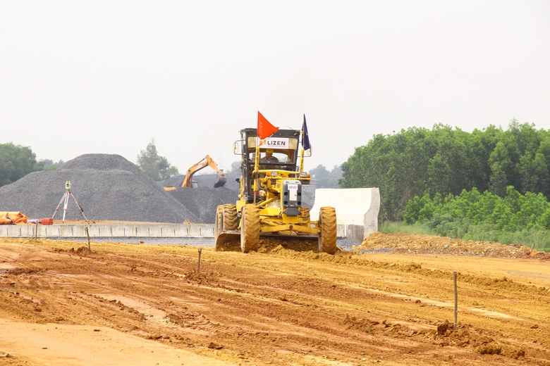 Cao tốc Biên Hòa - Vũng Tàu: Chốt cho khai thác đất ở ba vị trí, tháng 9 phải xong thủ tục- Ảnh 1. Cao tốc Biên Hòa - Vũng Tàu: Chốt cho khai thác đất ở ba vị trí, tháng 9 phải xong thủ tục- Ảnh 1.