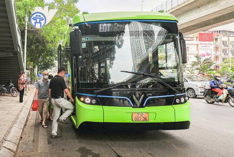 H&agrave; Nội: 300 triệu lượt kh&aacute;ch đi xe bu&yacute;t, metro trong 9 th&aacute;ng đầu năm- Ảnh 2.