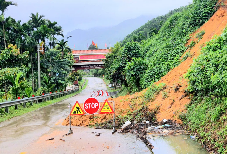 Muốn n&acirc;ng cấp tỉnh lộ 623 th&agrave;nh quốc lộ, Quảng Ng&atilde;i phải đầu tư đường đạt chuẩn- Ảnh 1.