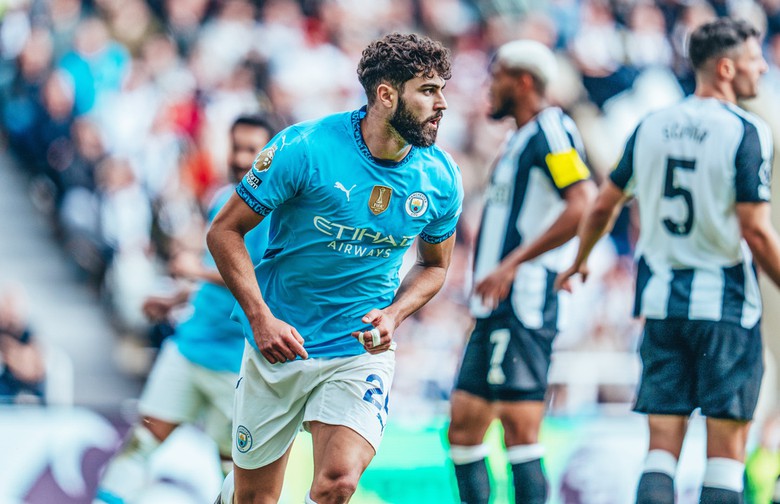 Ngoại hạng Anh: Man City rơi điểm, Arsenal thắng kịch t&iacute;nh Leicester- Ảnh 1.