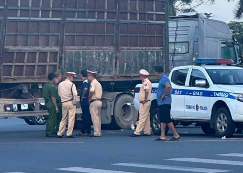 C&ocirc; g&aacute;i tử vong sau tai nạn với xe đầu k&eacute;o, được xe cứu thương 0 đồng đưa về qu&ecirc;- Ảnh 1.