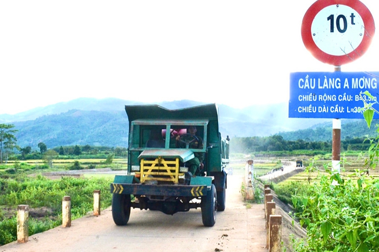 X&acirc;y dựng 87 c&acirc;y cầu treo cho đồng b&agrave;o v&ugrave;ng s&acirc;u- Ảnh 1.