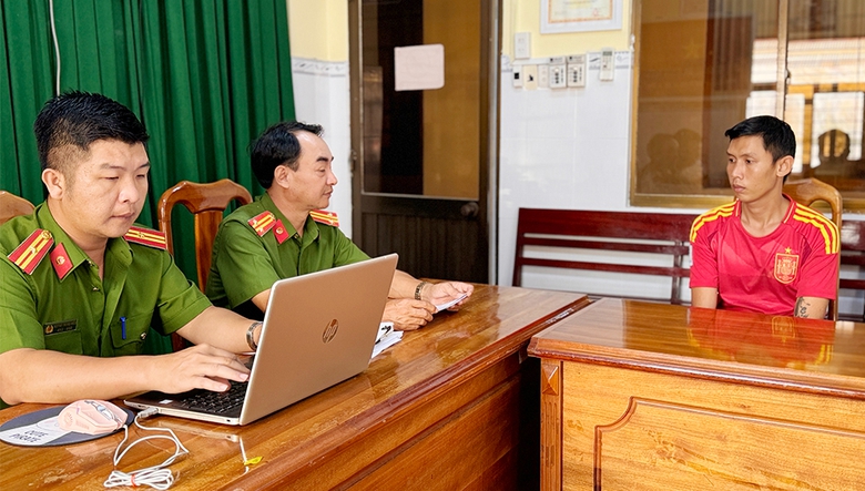 Thanh ni&ecirc;n ở An Giang giết t&agrave;i xế xe &ocirc;m, cướp t&agrave;i sản- Ảnh 1.