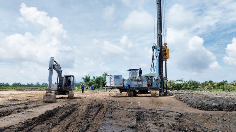 Nh&agrave; thầu thi c&ocirc;ng cao tốc Ch&acirc;u Đốc - Cần Thơ - S&oacute;c Trăng chạy đua với lũ- Ảnh 2.