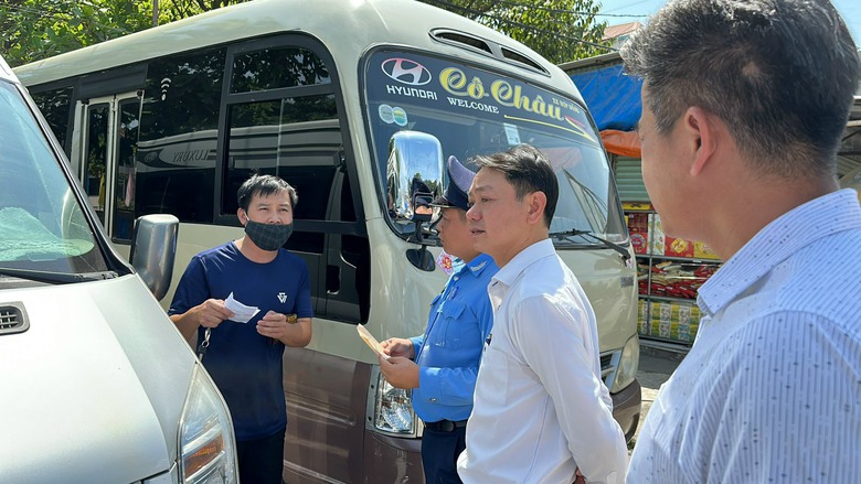 Hàng loạt giải pháp kéo giảm tai nạn, ùn tắc ở Đồng Nai- Ảnh 2. Hàng loạt giải pháp kéo giảm tai nạn, ùn tắc ở Đồng Nai- Ảnh 2.