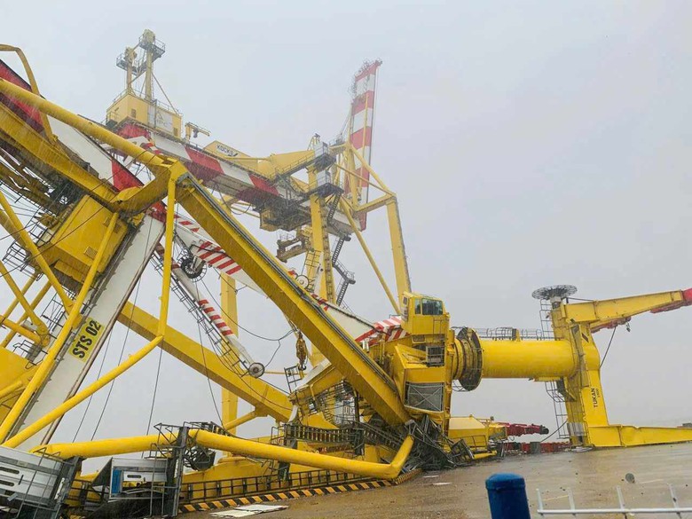 Mưa lớn kết hợp triều cường, nhiều tuyến phố Hải Ph&ograve;ng ngập như s&ocirc;ng- Ảnh 4.