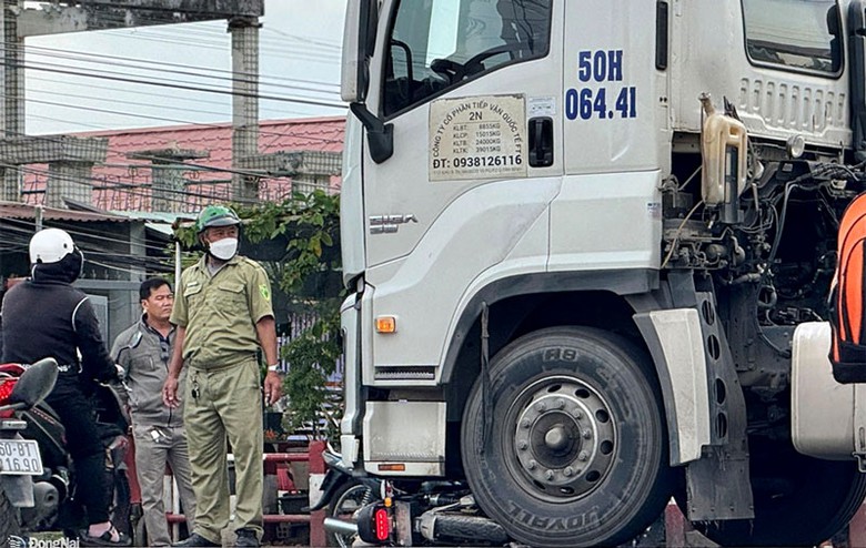 Hiện trường vụ tai nạn khiến thiếu niên bị thương nặng. Hiện trường vụ tai nạn khiến thiếu niên bị thương nặng.