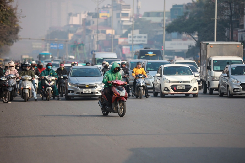 H&agrave;ng loạt người đi xe m&aacute;y vượt đ&egrave;n đỏ bị phạt nặng, trừ điểm bằng l&aacute;i- Ảnh 3.