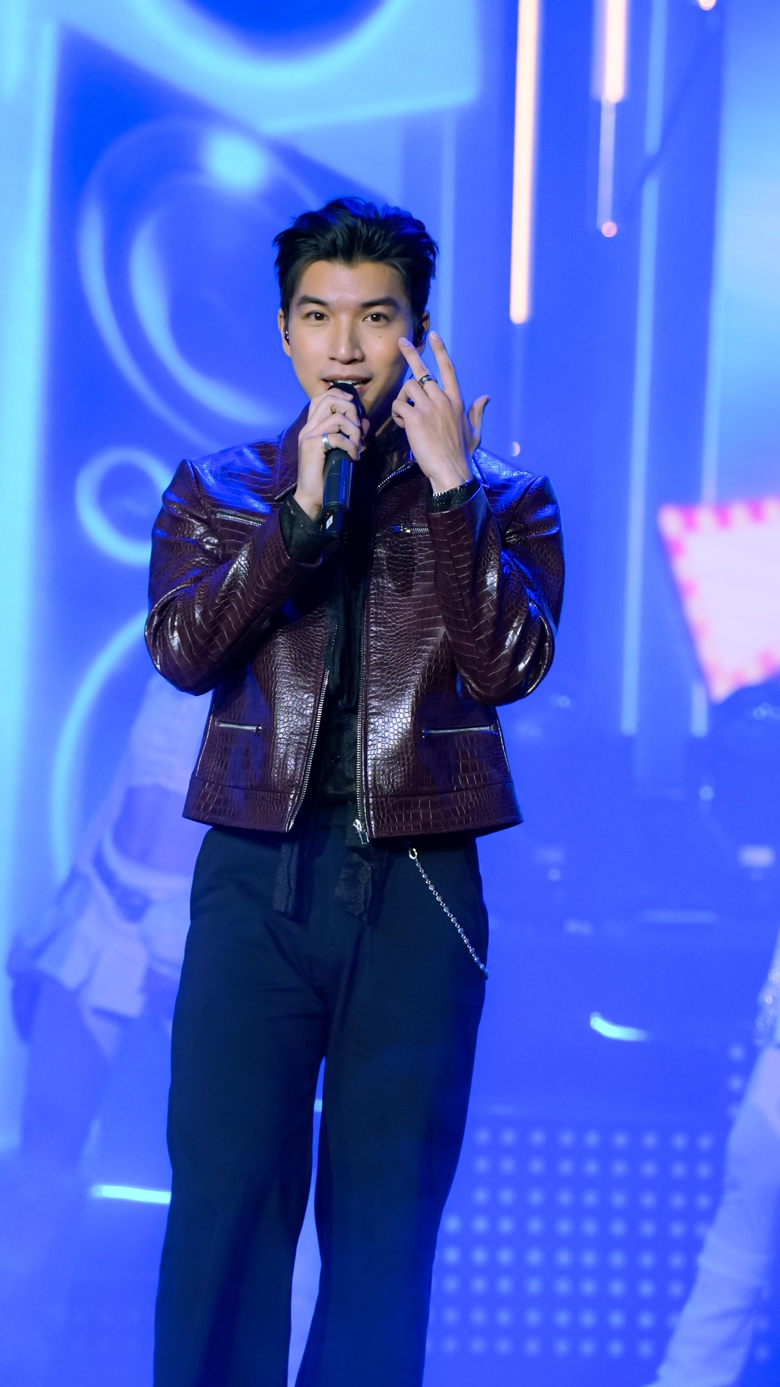 T&ugrave;ng Dương được Bộ Văn h&oacute;a vinh danh l&agrave; "Ca sĩ nổi bật năm 2024"- Ảnh 3.