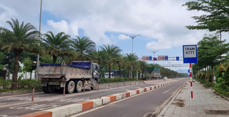 B&igrave;nh Định xử nghi&ecirc;m phương tiện g&acirc;y hư hỏng trạm kiểm so&aacute;t tải trọng tr&ecirc;n quốc lộ- Ảnh 1.