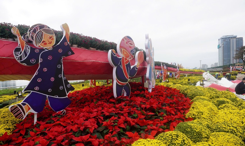 Lộ diện linh vật rắn tại đường hoa Tết Đ&agrave; Nẵng- Ảnh 9.