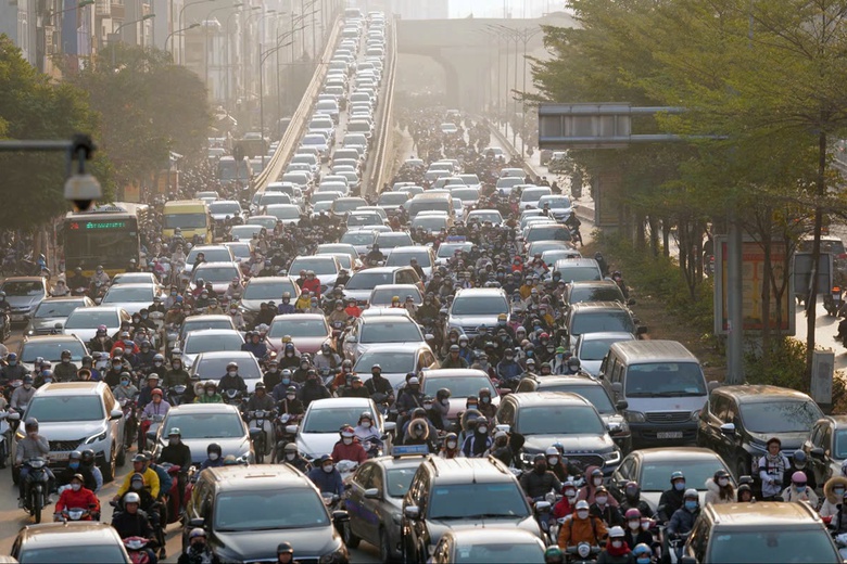 Hà Nội tập trung giải quyết 8-10 điểm ùn tắc- Ảnh 1. Hà Nội tập trung giải quyết 8-10 điểm ùn tắc- Ảnh 1.