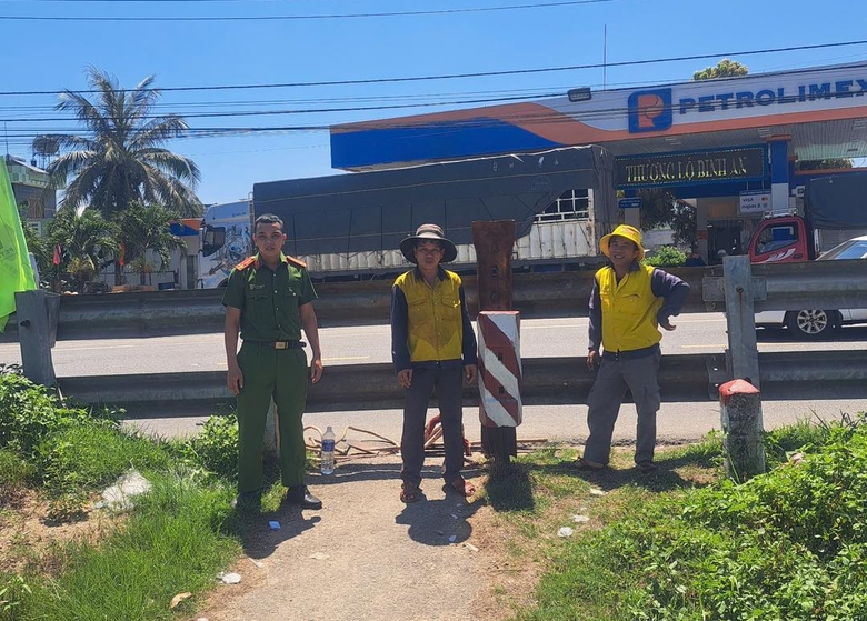 X&oacute;a bỏ nhiều lối đi tự mở qua đường sắt ở Quảng Ng&atilde;i- Ảnh 4.