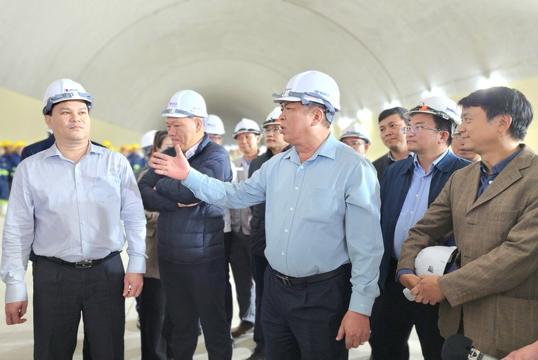 Bộ trưởng Bộ GTVT: Ho&agrave;n th&agrave;nh cao tốc Quảng Ng&atilde;i  - Ho&agrave;i Nhơn trong năm 2025- Ảnh 1.