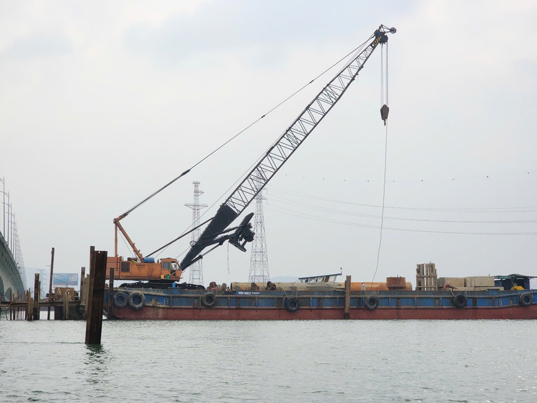 Quảng Bình: Cầu sông Gianh, Quán Hàu đang được thi công như thế nào?- Ảnh 2. Quảng Bình: Cầu sông Gianh, Quán Hàu đang được thi công như thế nào?- Ảnh 2.