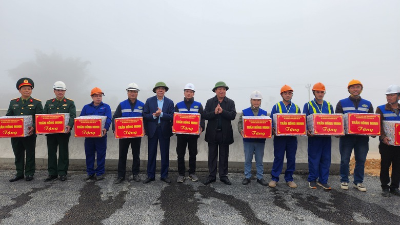 Quyết t&acirc;m đưa 2 dự &aacute;n cao tốc qua H&agrave; Tĩnh về đ&iacute;ch trước 8 th&aacute;ng- Ảnh 2.