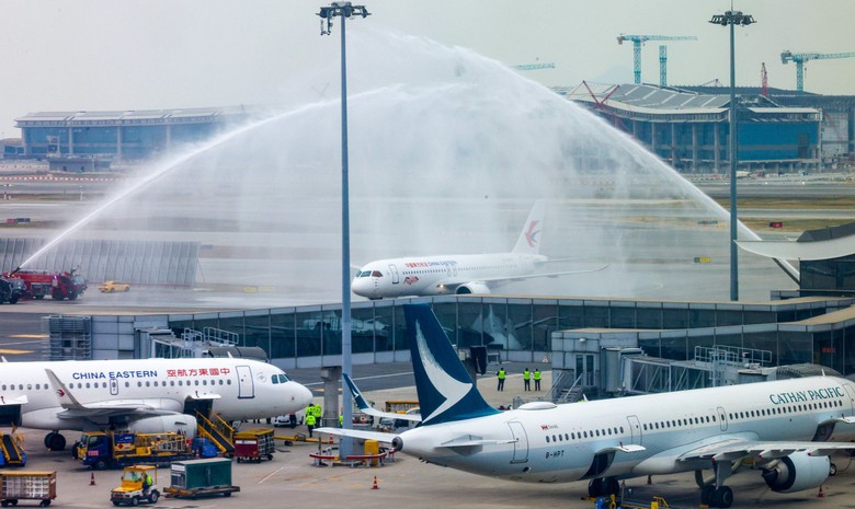 M&aacute;y bay Made in China lần đầu khai th&aacute;c tuyến bay thương mại b&ecirc;n ngo&agrave;i Trung Quốc đại lục- Ảnh 1.