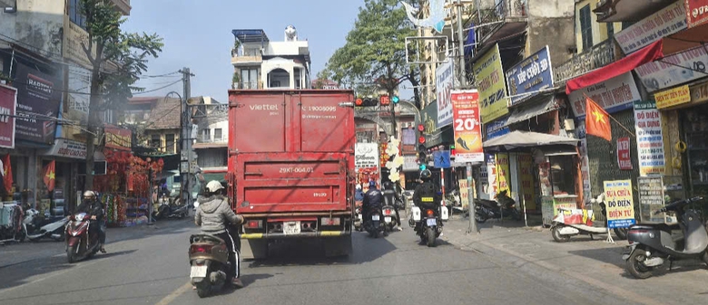 Tăng mức xử phạt vi phạm giao th&ocirc;ng, người d&acirc;n tại nhiều địa phương tự gi&aacute;c chấp h&agrave;nh- Ảnh 2.