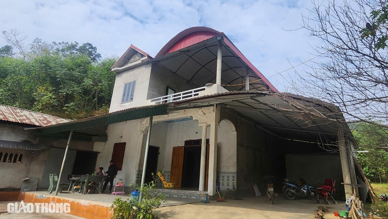 B&aacute;o Giao th&ocirc;ng trao tiền bạn đọc hỗ trợ b&eacute; 8 th&aacute;ng tuổi mồ c&ocirc;i mẹ do tai nạn giao th&ocirc;ng- Ảnh 2.