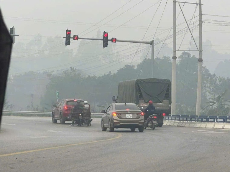 Tăng mức xử phạt vi phạm giao th&ocirc;ng, người d&acirc;n tại nhiều địa phương tự gi&aacute;c chấp h&agrave;nh- Ảnh 14.