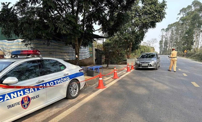 Tăng mức xử phạt vi phạm giao th&ocirc;ng, người d&acirc;n tại nhiều địa phương tự gi&aacute;c chấp h&agrave;nh- Ảnh 16.