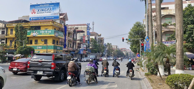 Tăng mức xử phạt vi phạm giao th&ocirc;ng, người d&acirc;n tại nhiều địa phương tự gi&aacute;c chấp h&agrave;nh- Ảnh 6.