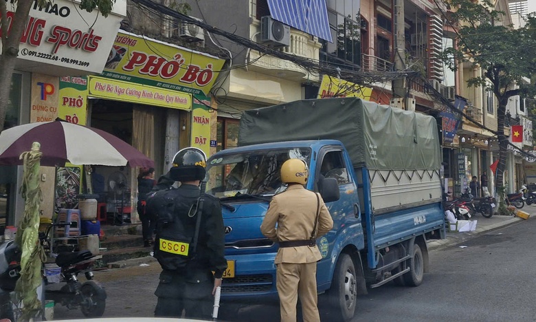 Tăng mức xử phạt vi phạm giao th&ocirc;ng, người d&acirc;n tại nhiều địa phương tự gi&aacute;c chấp h&agrave;nh- Ảnh 3.
