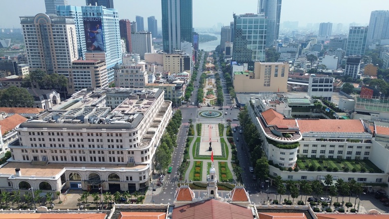 Cấm xe loạt đường trung tâm TP.HCM để bắn pháo hoa Tết 2025- Ảnh 1. Cấm xe loạt đường trung tâm TP.HCM để bắn pháo hoa Tết 2025- Ảnh 1.