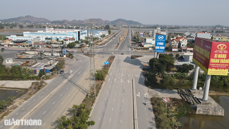 Xuân vui đầu tiên trên tuyến đường hơn 3.700 tỷ đồng ở Hà Nam- Ảnh 2. Xuân vui đầu tiên trên tuyến đường hơn 3.700 tỷ đồng ở Hà Nam- Ảnh 2.