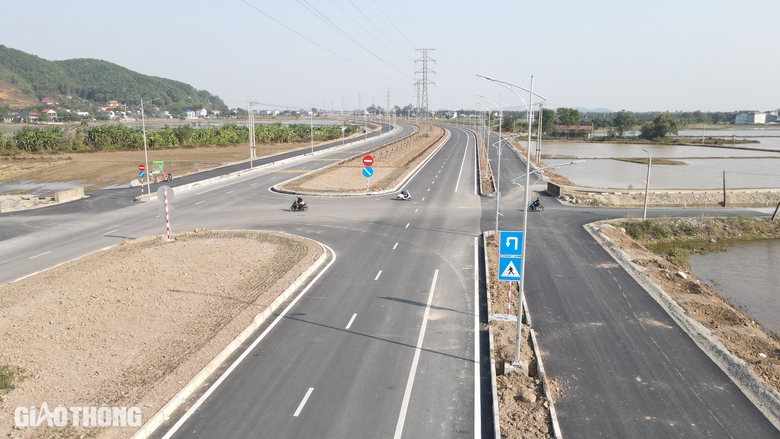 Xuân vui đầu tiên trên tuyến đường hơn 3.700 tỷ đồng ở Hà Nam- Ảnh 8. Xuân vui đầu tiên trên tuyến đường hơn 3.700 tỷ đồng ở Hà Nam- Ảnh 8.