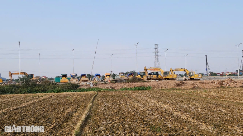 Xuân vui đầu tiên trên tuyến đường hơn 3.700 tỷ đồng ở Hà Nam- Ảnh 20. Xuân vui đầu tiên trên tuyến đường hơn 3.700 tỷ đồng ở Hà Nam- Ảnh 20.