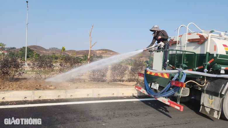 Xuân vui đầu tiên trên tuyến đường hơn 3.700 tỷ đồng ở Hà Nam- Ảnh 18. Xuân vui đầu tiên trên tuyến đường hơn 3.700 tỷ đồng ở Hà Nam- Ảnh 18.