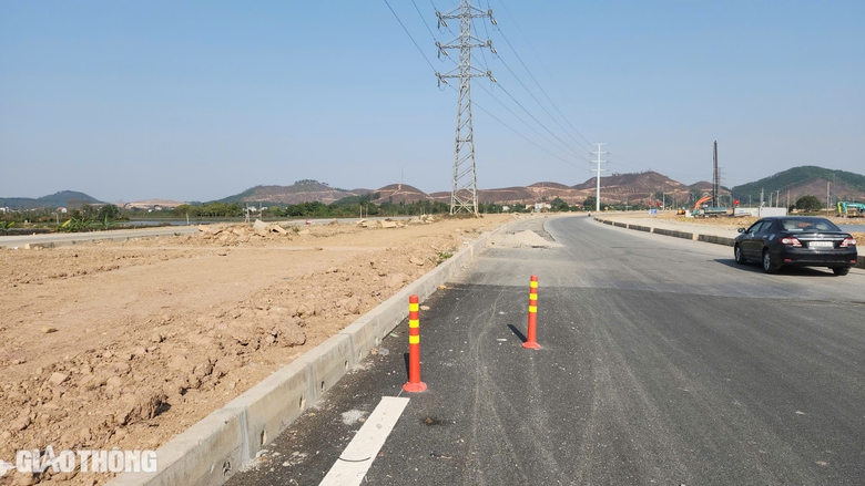 Xuân vui đầu tiên trên tuyến đường hơn 3.700 tỷ đồng ở Hà Nam- Ảnh 17. Xuân vui đầu tiên trên tuyến đường hơn 3.700 tỷ đồng ở Hà Nam- Ảnh 17.