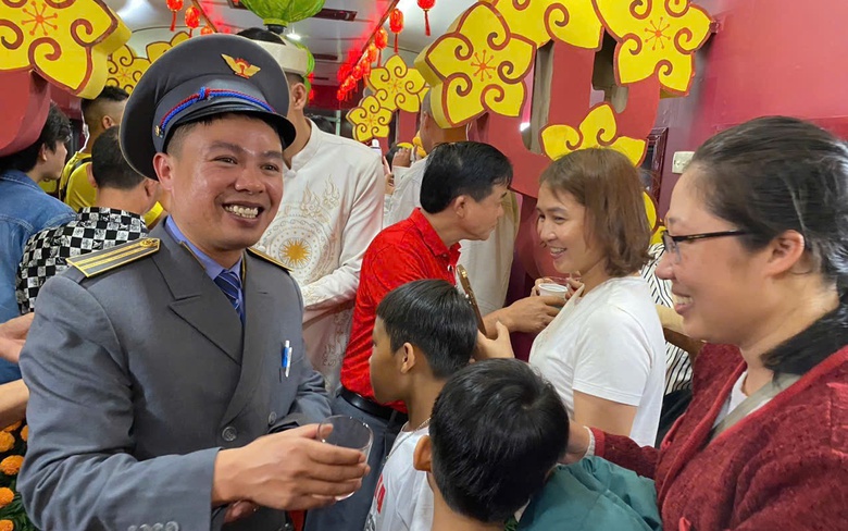 Hương Tết ngập tr&agrave;n tr&ecirc;n những chuyến t&agrave;u Xu&acirc;n