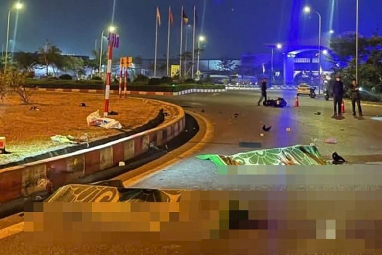 Hiện trường vụ tai nạn khiến hai người tử vong tại chỗ - Ảnh: Xuân Hoa. Hiện trường vụ tai nạn khiến hai người tử vong tại chỗ - Ảnh: Xuân Hoa.